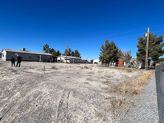 3rd image of 300 W Comstock Cir N