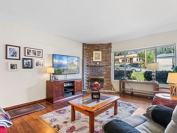 2nd image of 3540 Altura Ave