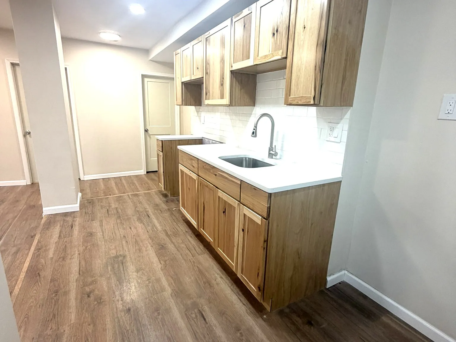 1 bed, $1,000 — Photo 1