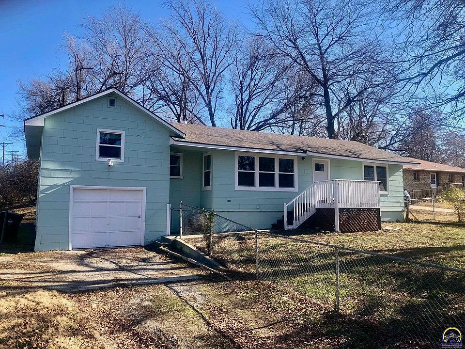 1st image of 2800/2802 SE Massachusetts Ave