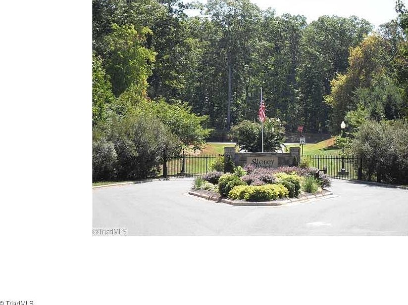 1st image of 453 Harbor Dr W