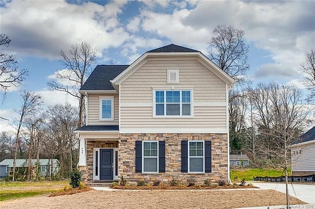 1st image of 400 Willow Tree Dr