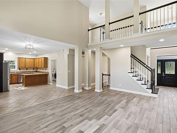 5th image of 7260 Stone Ridge Dr