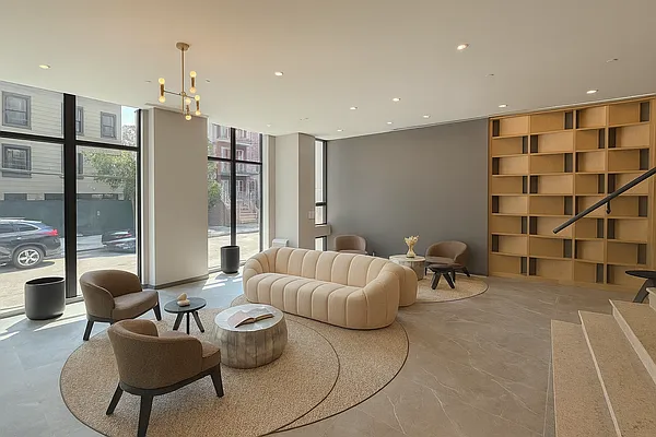 Rented by Manhattan Realty Group | media 11