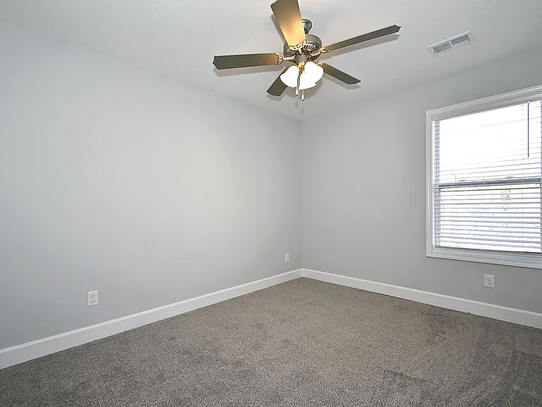 112 Ryan Ct — Photo 22