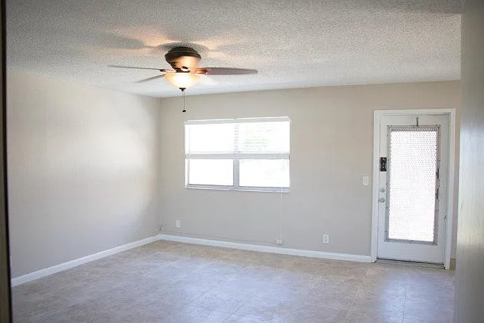 233 Brittany E — Photo 13
