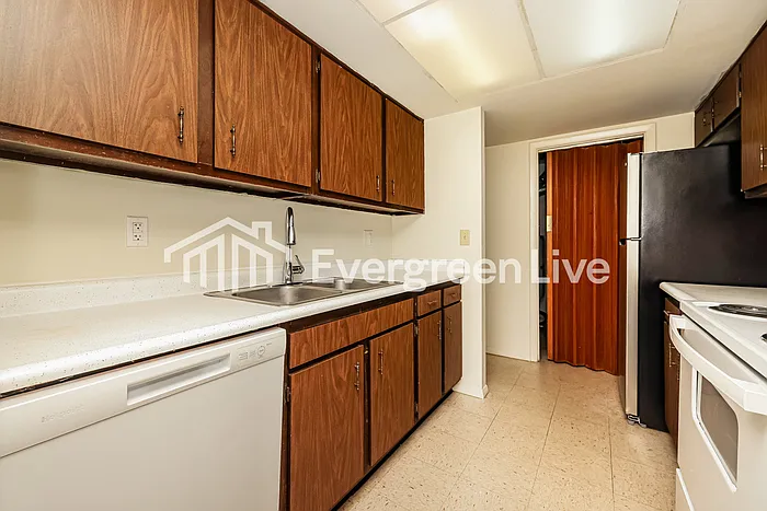 5664 Troy Villa Blvd — Photo 5