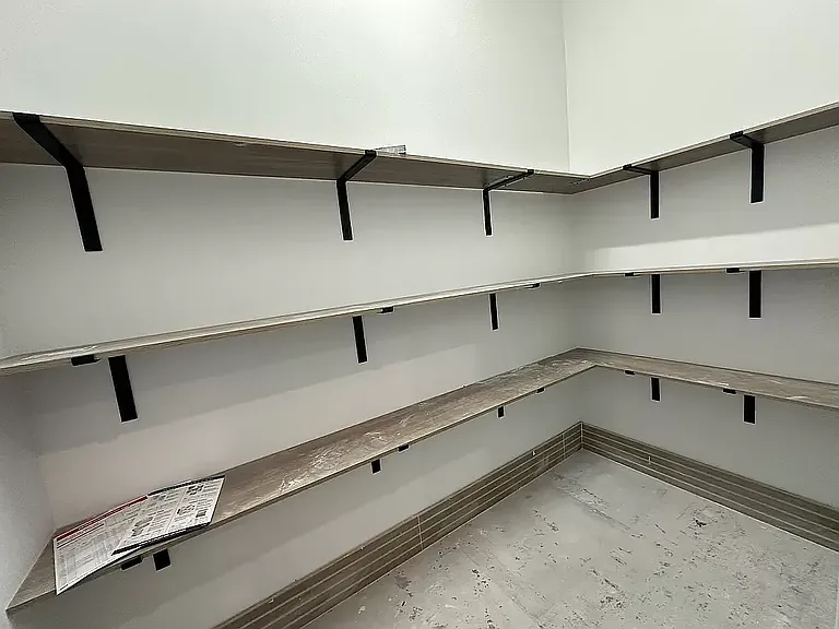 139 Frost St #4D — Photo 40