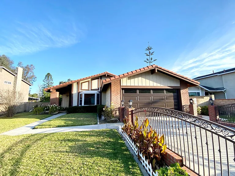 23527 Gold Nugget Ave — Photo 23