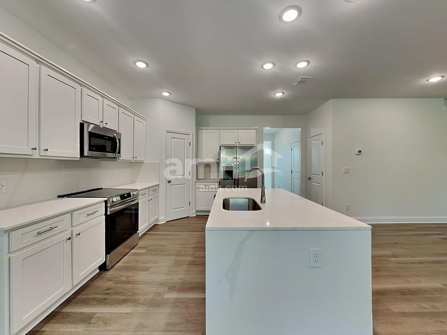 4 bed, 2.5 bath, 2297 sqft, $2,625 — Photo 3