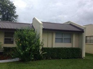 105 Lake Gloria Dr, West Palm Beach, FL 33411