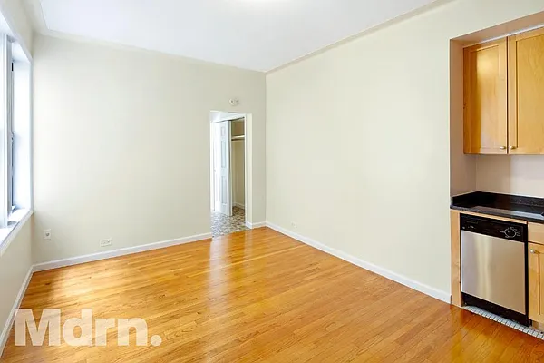 Rented by Mdrn Residential | media 20