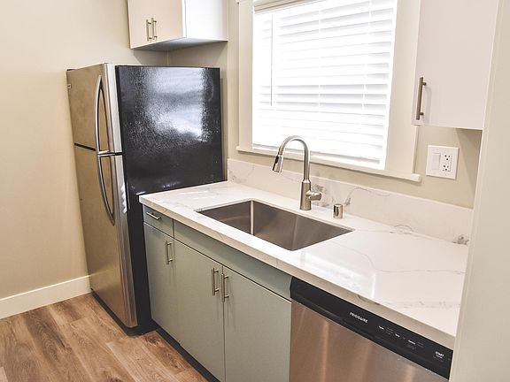 3rd image of 1344 7th Ave #4