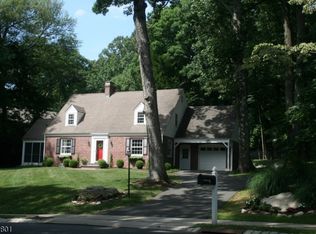 95 Old Fort Rd, Bernardsville, NJ 07924
