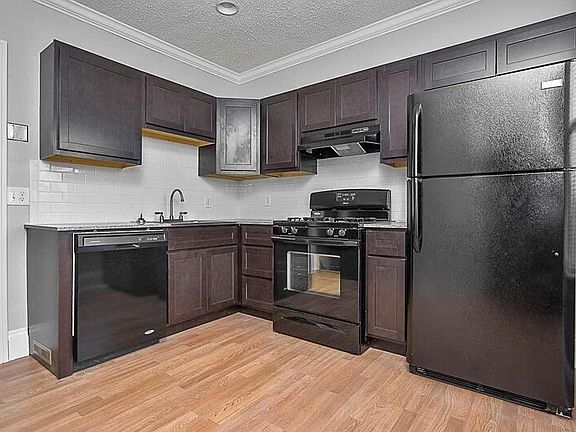 2nd image of 5933 Southwest Ave #5933A