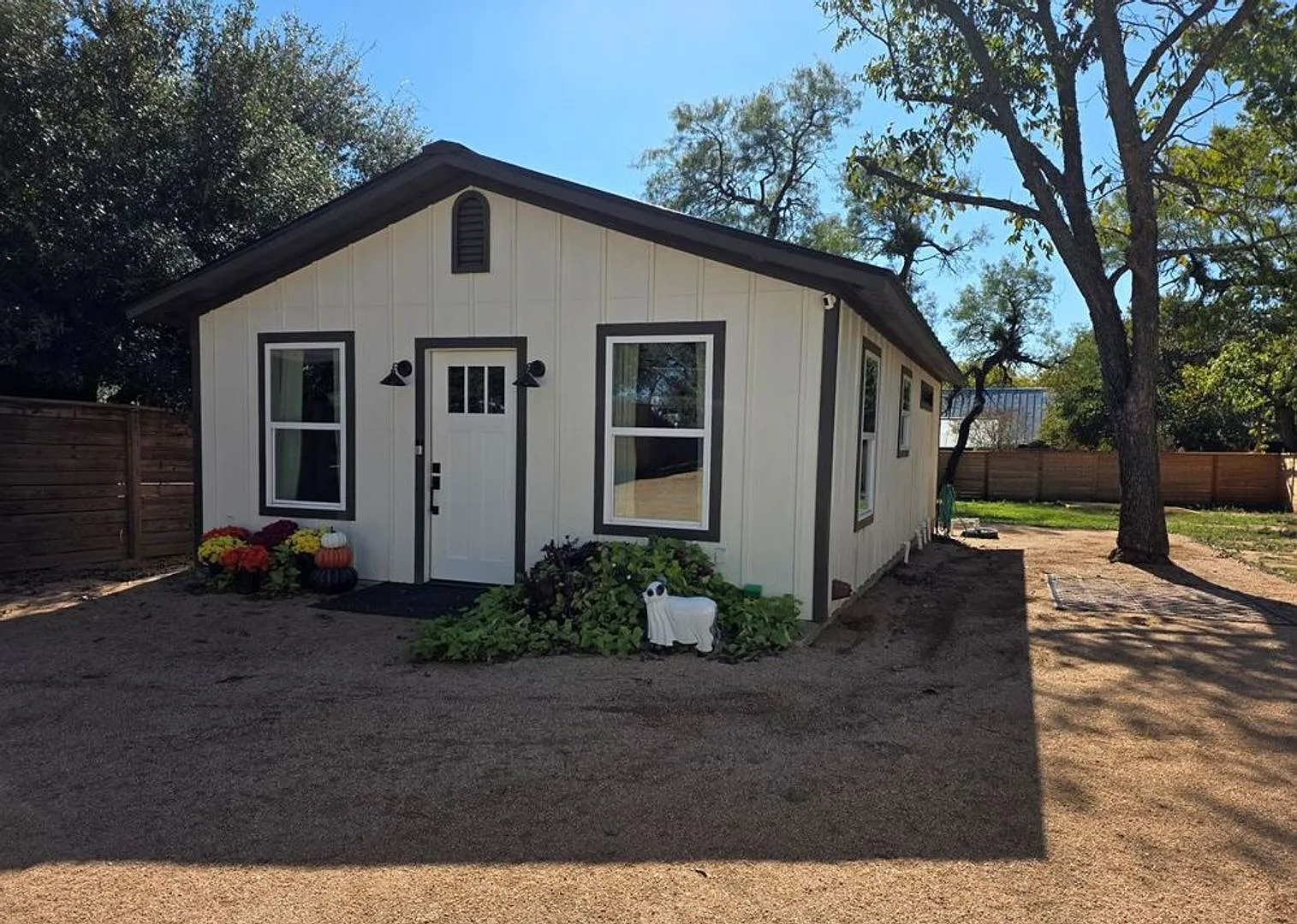 For Lease — Photo 2