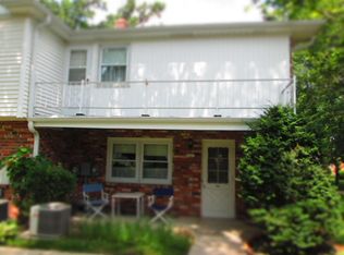 5025 W Colonial Ct #68, Greenfield, WI 53220