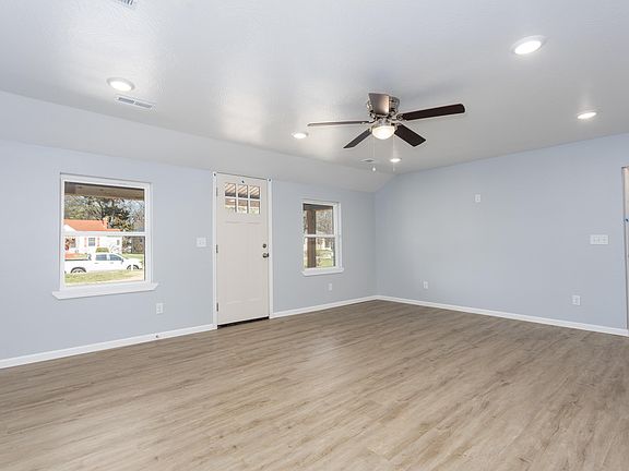 5th image of 1220 E University Street