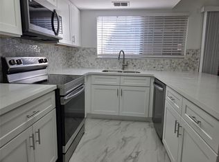 12177 Sharpview Dr, Houston, TX 77072