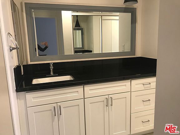 4th image of 642 W Knoll Dr APT 203