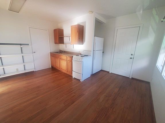 Living Area & Kitchenette
