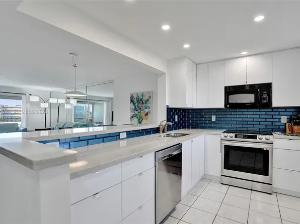 200 SE 5th Ave APT 405, Dania, FL 33004