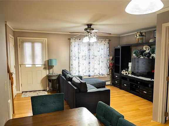 3rd image of 84 Barton St