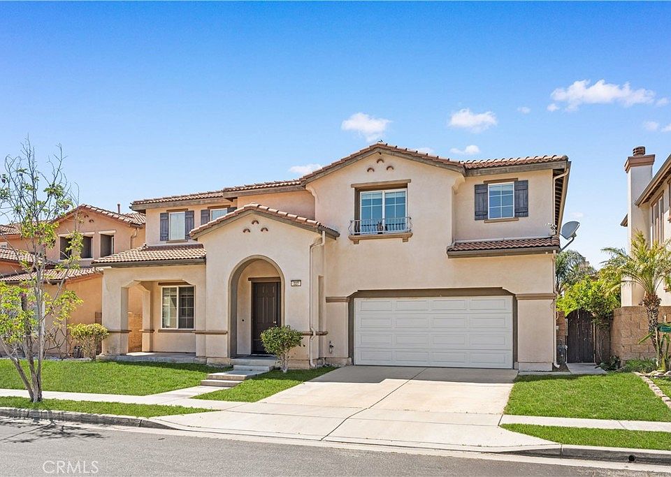 1st image of 327 N Mariposa Privado