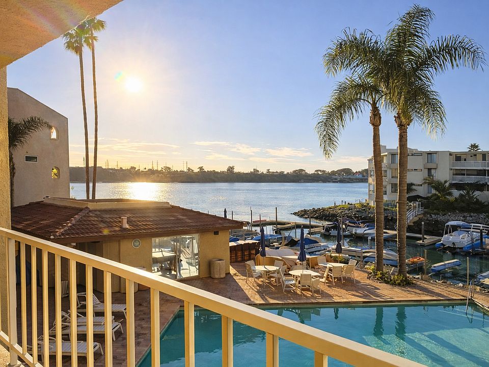 1st image of 4747 Marina Dr