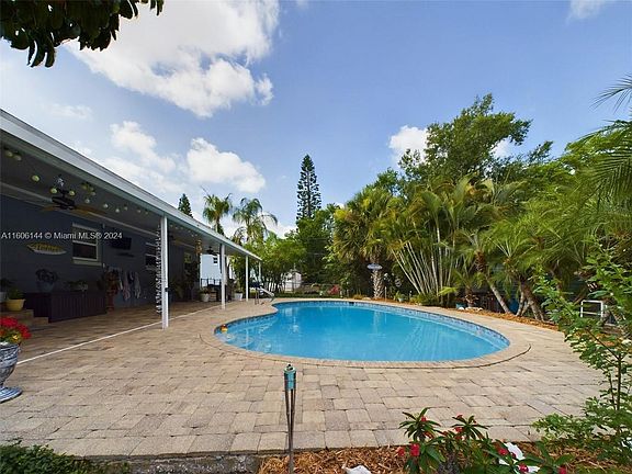 4th image of 1151 Circle Dr