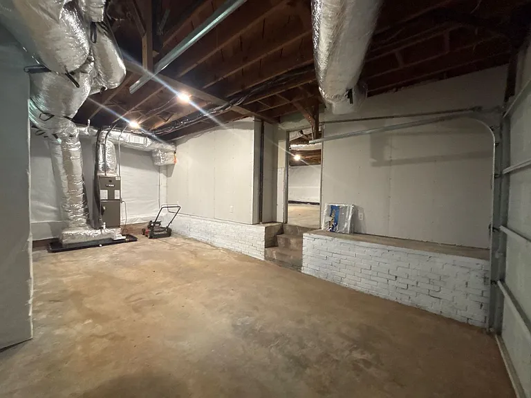 1112 E Holston Ave — Photo 11