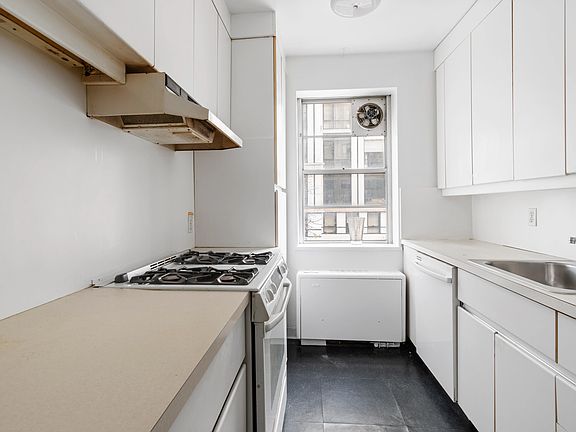 5th image of 180 E End Ave APT 4G