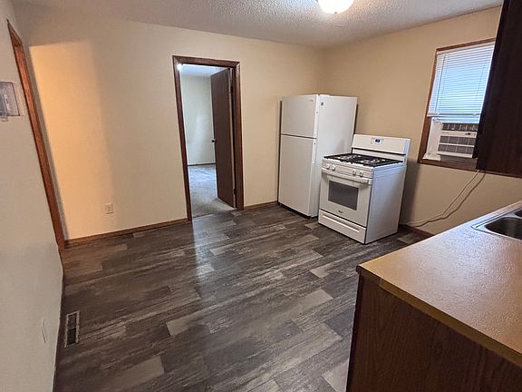 3rd image of 914 W 5th St #912