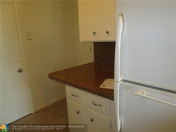 4th image of 2151 NE 68th St APT 207