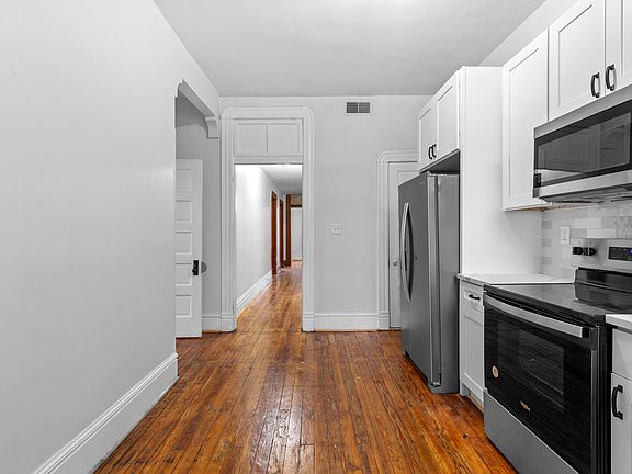 2nd image of 3948 Cleveland Ave #2F