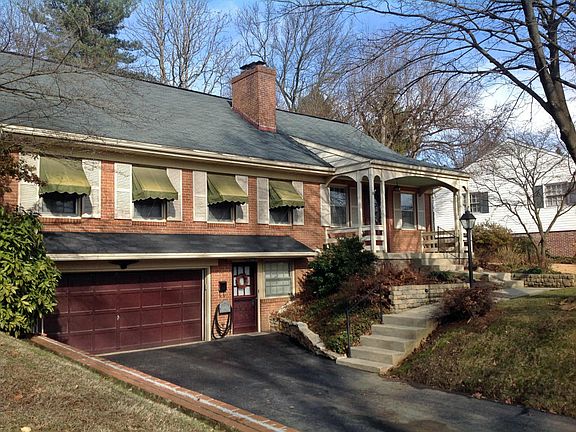 3rd image of 117 E Charlotte St