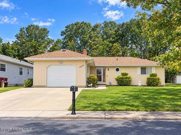 22 Biabou Dr, Toms River, NJ 08757