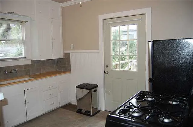 4505 Avenue H #B — Photo 4