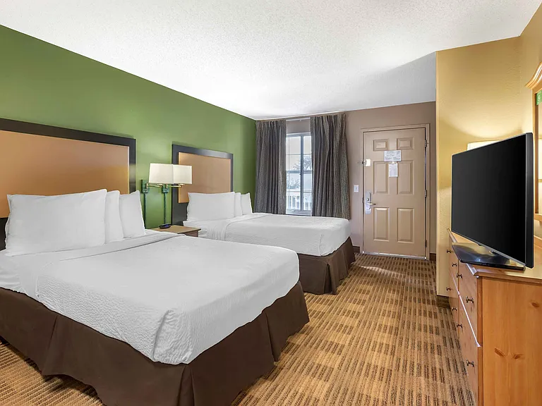 Studio Suite - 2 Full Beds