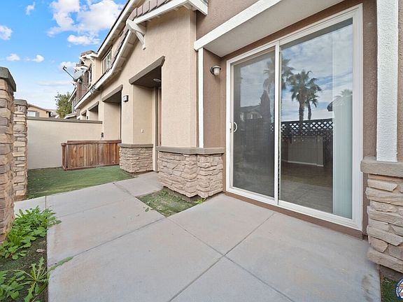 5th image of 315 Breezy Pl Unit 4