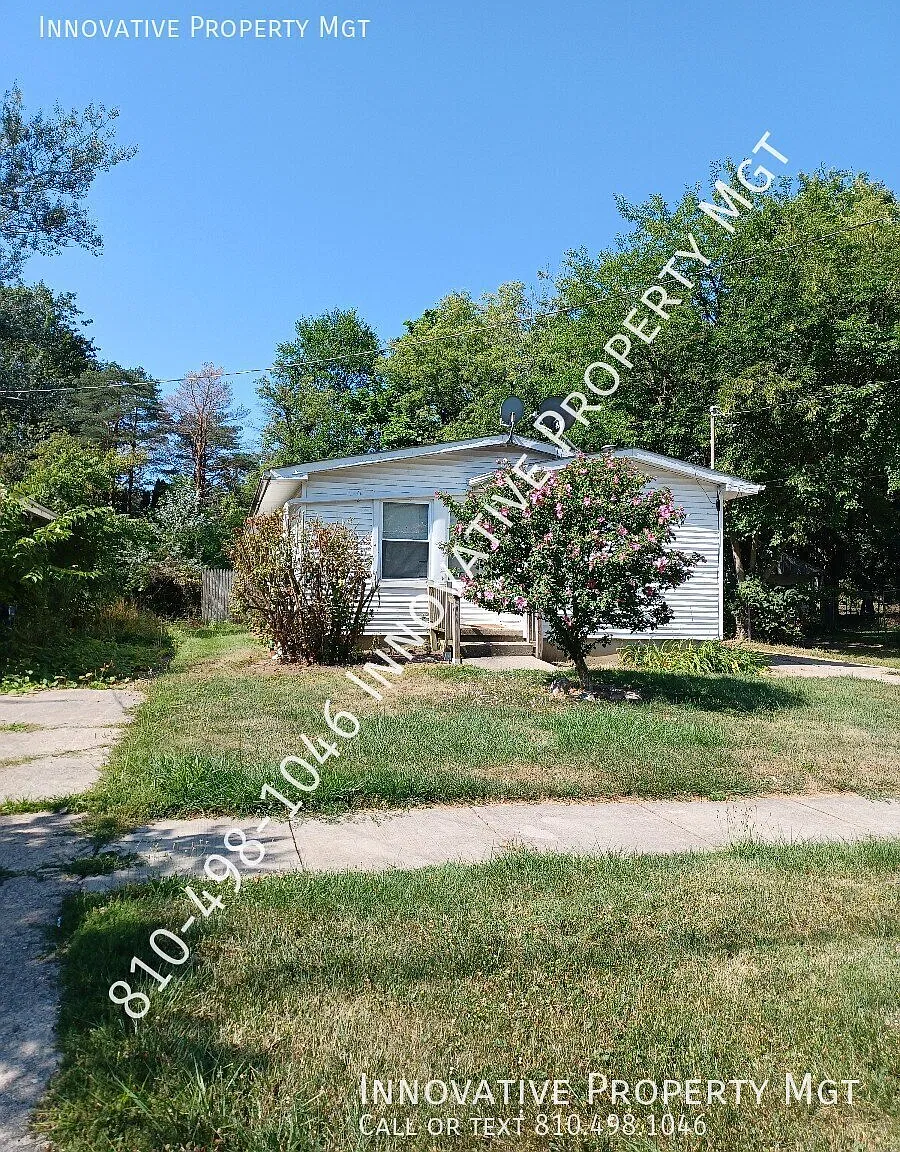 Single story 3 bedroom, 1 bath home! — Photo 1