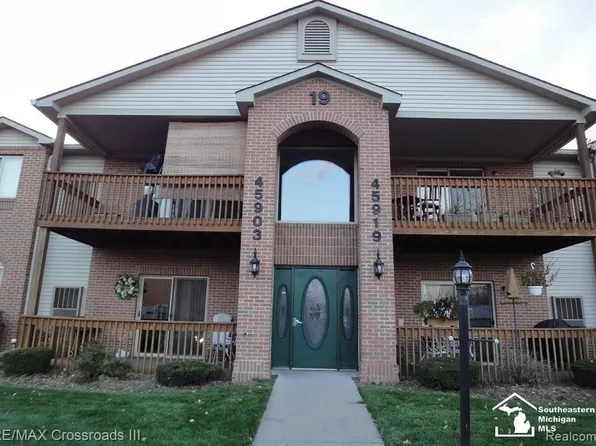 45905 Wildrye Ct, Belleville, MI 48111