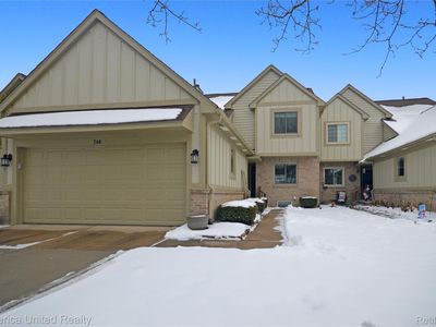 746 Red Maple Ln, Wixom, MI, 48393