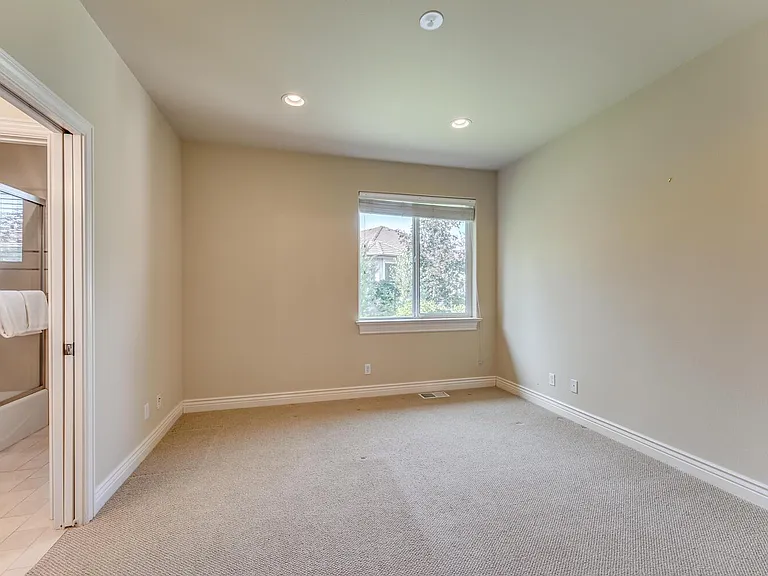 1039 Mountain Air Ct — Photo 40