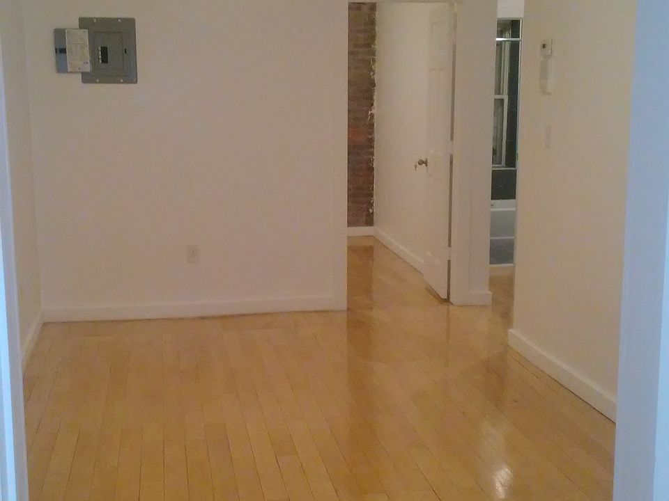 1st image of 936 Van Duzer St #3BD
