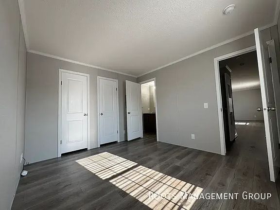 3rd image of 700 E 6th St #155