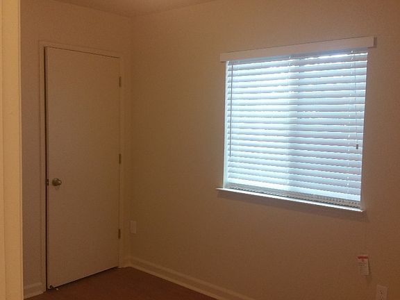 4th image of 1630 Parker Ave APT D
