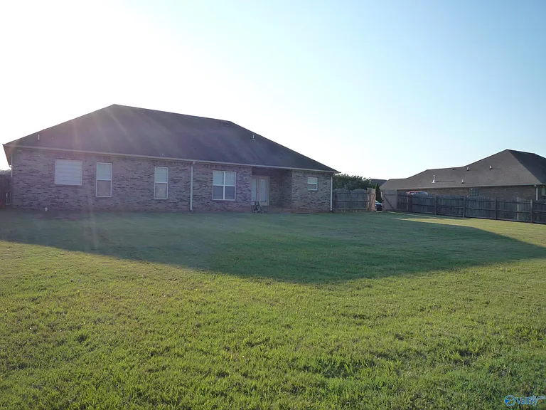 16656 Bellewood Dr — Photo 24