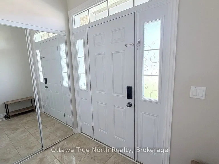 308 Glenbrae Ave S — Photo 2