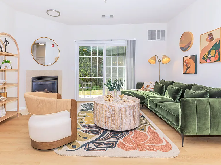 Knoll Crest Apartments — Photo 11